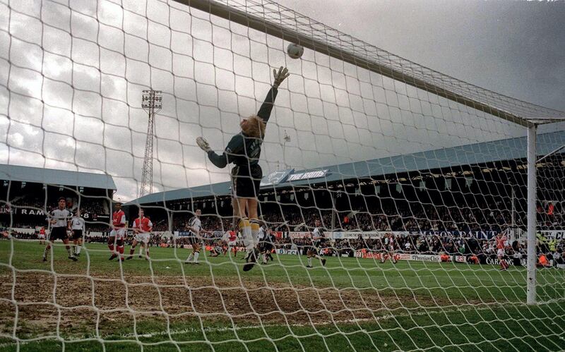 11/5/97 Derby County v Arsenal, Premier League 
Pic:Tony Henshaw/Action Images 
Derby's Mart Poom makes a save during the final match at The Baseball Ground