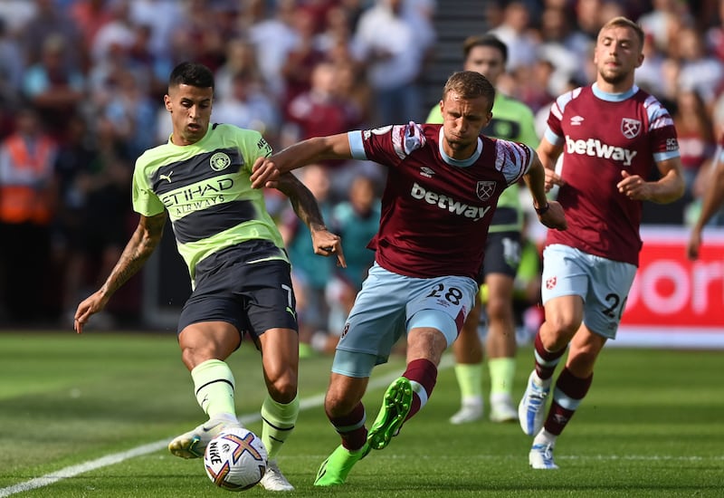Tomos Soucek – 3 Was not in the game at all. The visitors' midfield were able to bypass the 27-year-old with ease, as he offered no protection to his back-line. West Ham fans will be hoping that this is an anomaly. 
EPA