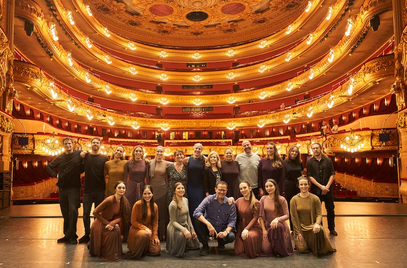 The cast of ‘De Scheherazade, a Yo Carmen’ at the Gran Teatre del Liceu. 
