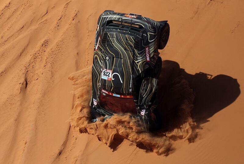 Rallying - Dakar Rally - Stage 4 - Al Qaysumah to Riyadh, Saudi Arabia - January 5, 2022 Gck Motorsport's Guerlain Chicherit and co-driver Alex Winocq crash during stage 4 REUTERS / Hamad I Mohammed     TPX IMAGES OF THE DAY