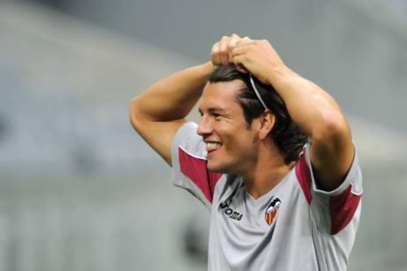 Valencia's Paraguayan striker Nelson Valdez will be taking a physical on Thursday ahead of signing with Al Jazira.