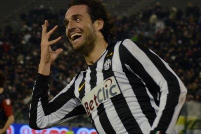 Luca Toni has agreed a permanent deal to sign for Al Nasr.