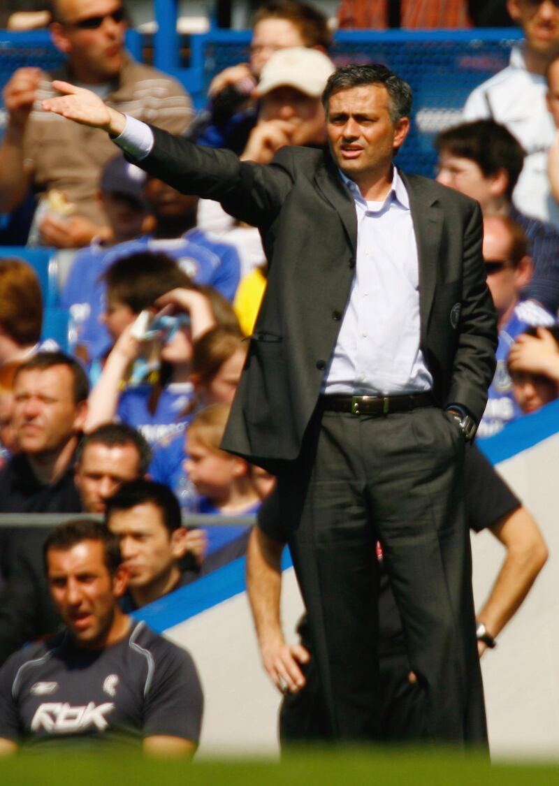 LONDON - APRIL 28:  Jose Mourinho manager of Chelsea gestures from the bench during the Barclays Premiership match between Chelsea and Bolton Wanderers at Stamford Bridge on April 28, 2007 in London, England.  (Photo by Ian Walton/Getty Images)
