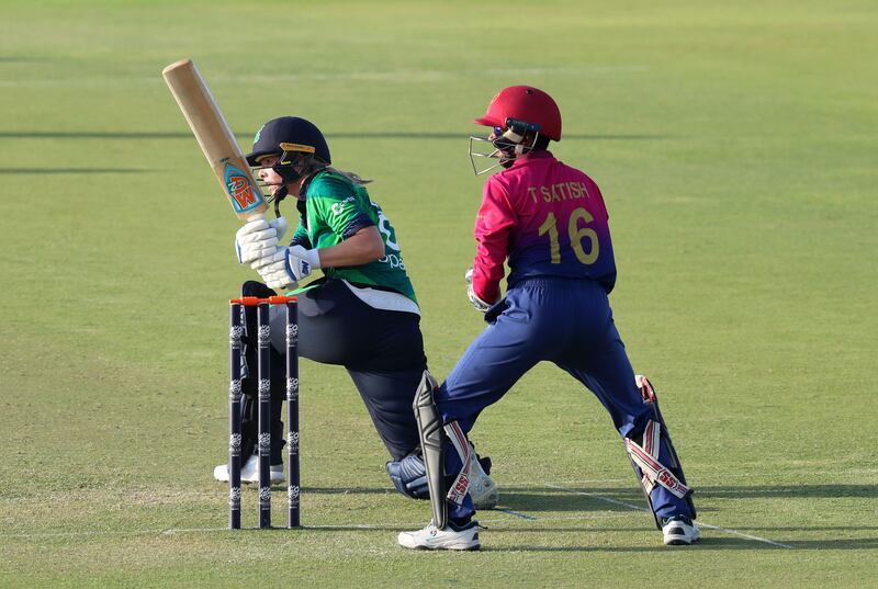 Eimear Richardson took Ireland past the finish line scoring an unbeaten 22 to help secure a six-wicket win