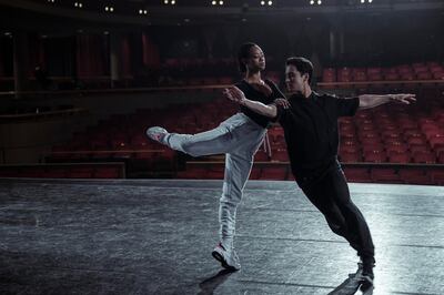 TINY PRETTY THINGS (L-R) KYLIE JEFFERSON as NEVEAH STROYER and MICHAEL HSU ROSEN as NABIL LIMYADI in episode 3 of TINY PRETTY THINGS. Cr. SOPHIE GIRAUD/NETFLIX © 2020