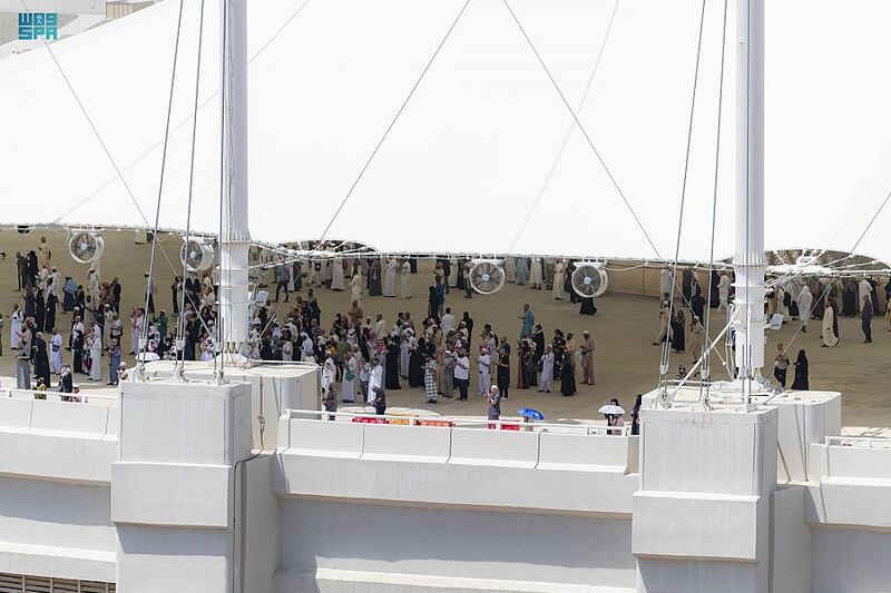 Pilgrims on the first day of Tashreeq take part in the ritual stoning of the devil. SPA