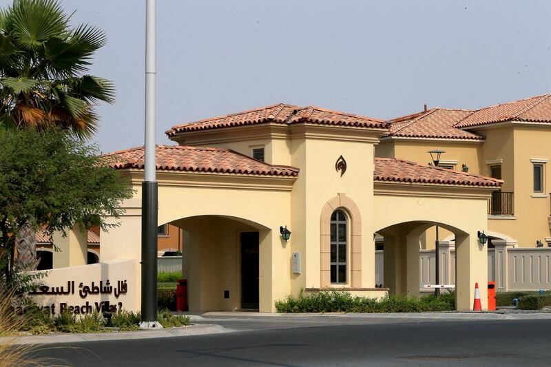 Saadiyat Beach villas: Q2 up 5%. 3BR: Dh300-310,000. 4BR: Dh310-350,000. 5BR: Dh375-850,000. Q2 2013-Q2 2014 no change. Ravindranath K / The National