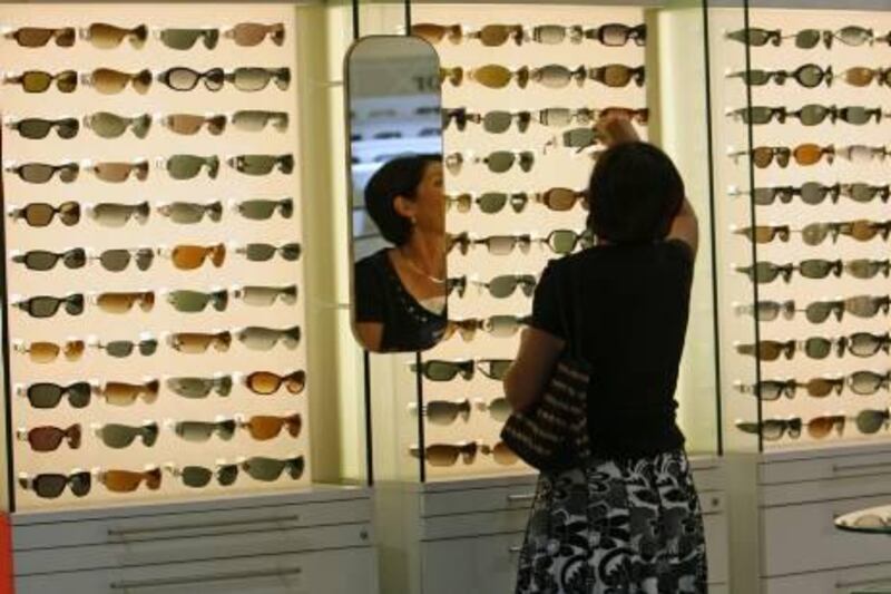 DUBAI, UNITED ARAB EMIRATES - March 5:  A  shopper  at Festival City Mall in Dubai, on March 5, 2008. (Photo by Randi Sokoloff / The Nation) *** Local Caption *** bz24web02.jpg