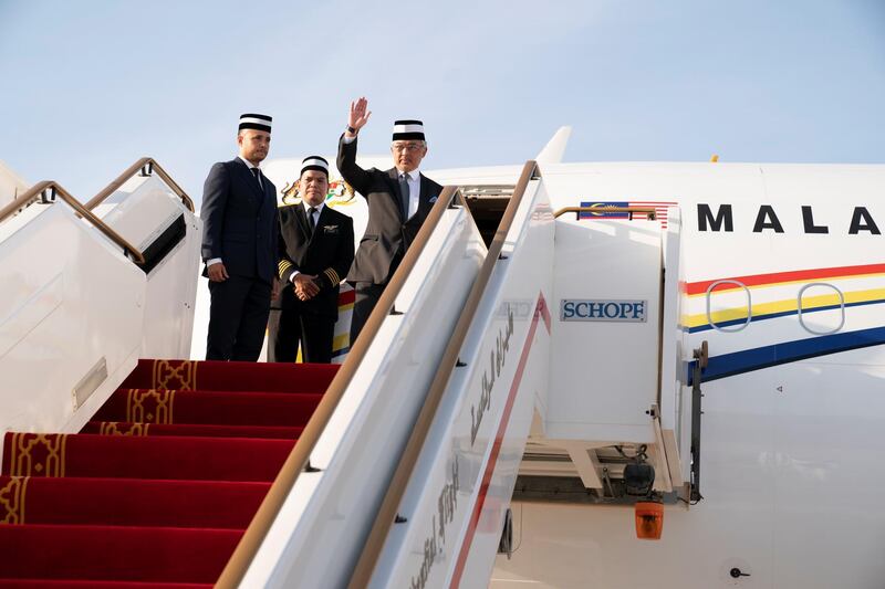 ABU DHABI, UNITED ARAB EMIRATES - June 14, 2019: HH Sheikh Mohamed bin Zayed Al Nahyan, Crown Prince of Abu Dhabi and Deputy Supreme Commander of the UAE Armed Forces (not shown) bids farewell to HM King Sultan Abdullah Sultan Ahmad Shah of Malaysia (R), at the Presidential Airport.

( Hamad Al Kaabi / Ministry of Presidential Affairs )​
---