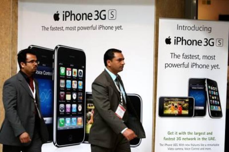 
DUBAI, UNITED ARAB EMIRATES Ð Jan 26: iPhone 3GS advertisement at the Etisalat outlet at Dubai International Convention and Exhibition Centre in Dubai. (Pawan Singh / The National) For Stock *** Local Caption ***  PS2601- IPHONE02.jpg