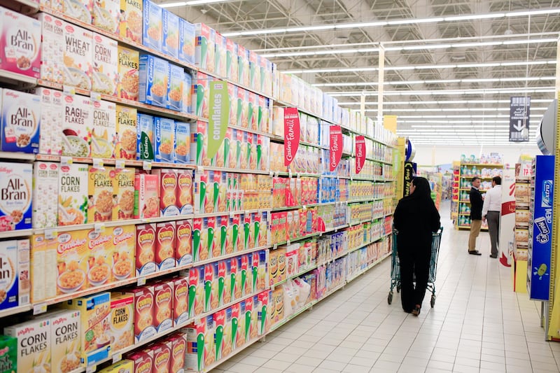 DUBAI, UAE. January 22, 2014 - A woman shops for breakfast cereal at Geant Hypermarket in Dubai, January 23, 2014.  (Photo by: Sarah Dea/The National, Story by: STANDALONE, Stock)

