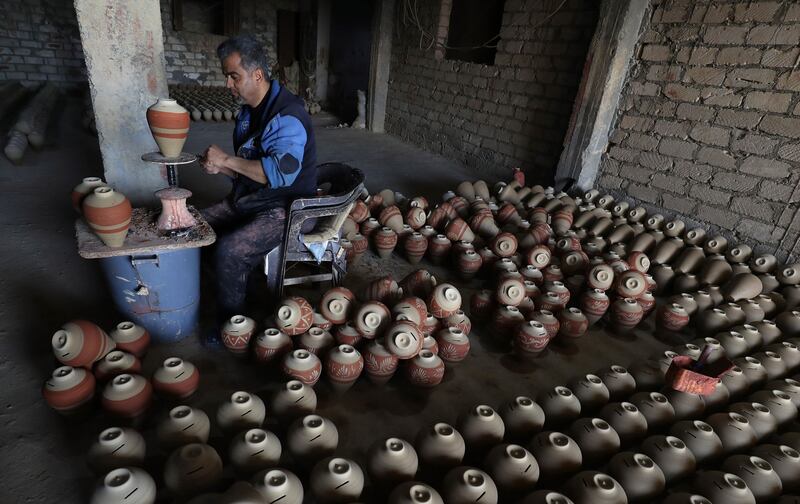 Potters in Gharyan face a competitive disadvantage against rivals from more politically stable countries.