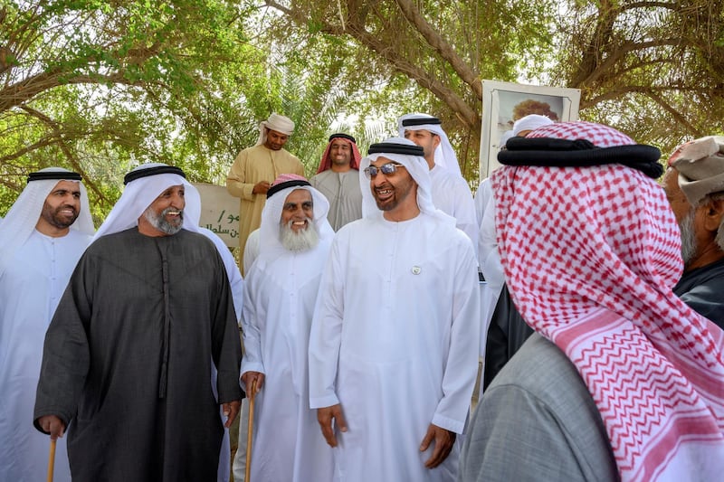 AL AIN, UNITED ARAB EMIRATES - January 19, 2019: HH Sheikh Mohamed bin Zayed Al Nahyan, Crown Prince of Abu Dhabi and Deputy Supreme Commander of the UAE Armed Forces (4th L) visits Oud Al Raha in Um Ghaffa.
( Saeed Al Neyadi / Ministry of Presidential Affairs )
---
