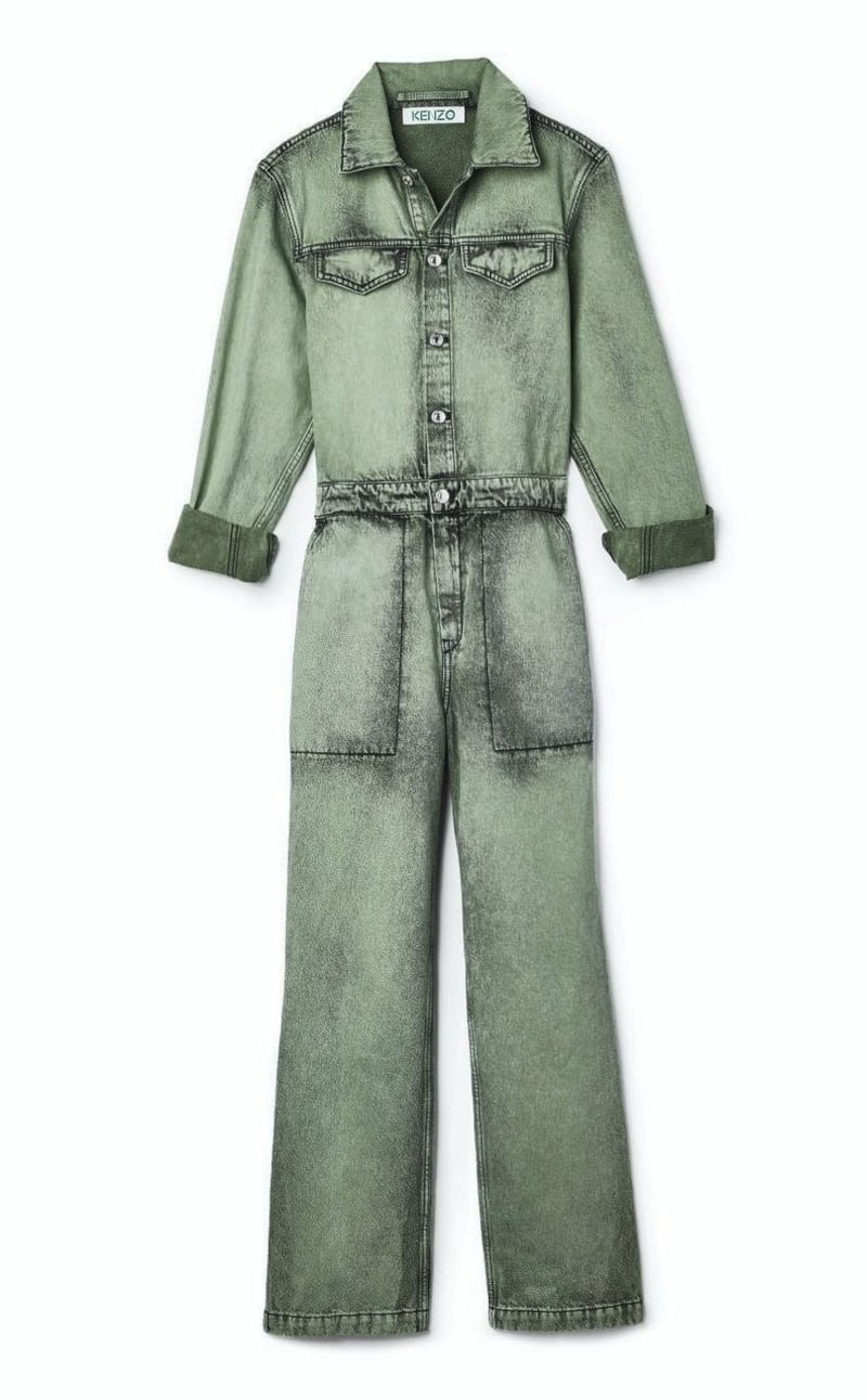 Whether you love them or hate them, jumpsuits are very practical when it comes to lounging. Wear this utility version from Kenzo with slides, and relax and enjoy your weekend.