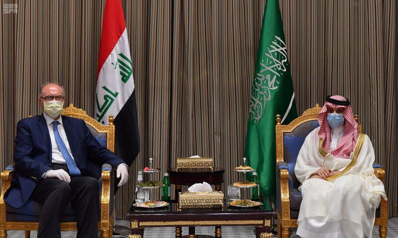 The Iraqi Deputy Prime Minister and Minister of Finance and Acting Minister of Oil visits the Kingdom to discuss brotherly relations in all areas and meets a number of His Highnesses and Excellencies Ministers (SPA) 09-30-1414 AH