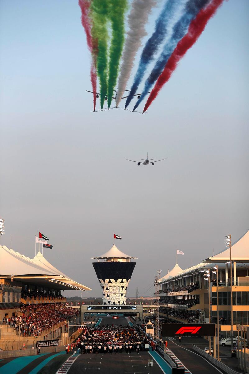 Yas Marina Circuit, Abu Dhabi, 1 December, 2019: Race goers were thrilled by a spectacular Etihad Airways and Fursan Al Emarat fly past minutes before the start of the FORMULA 1 ETIHAD AIRWAYS ABU DHABI GRAND PRIX 2019. Photo by Jorge Ferrari