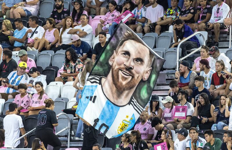 Fans wait for the unveiling of Lionel Messi in Florida. EPA