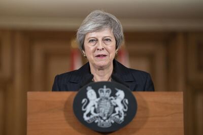 epa07167702 British Prime Minister Theresa May, delivers a statement during a news conference inside number 10 Downing Street in London, Britain, 15 November 2018. Reports state that  Brexit Secretary Dominic Raab resigned, May is fighting for her political life as a growing revolt from within her own party threatens to derail her Brexit plans and force Britain out of the European Union with no deal.  EPA/DAVID LEVENSON / POOL