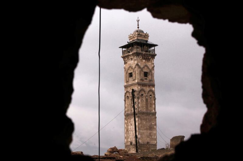A view of the minaret of the Great Mosque in old Aleppo, January 29, 2013. REUTERS/Zain Karam    (SYRIA - Tags: POLITICS CIVIL UNREST) - GM1E91U0D1K01