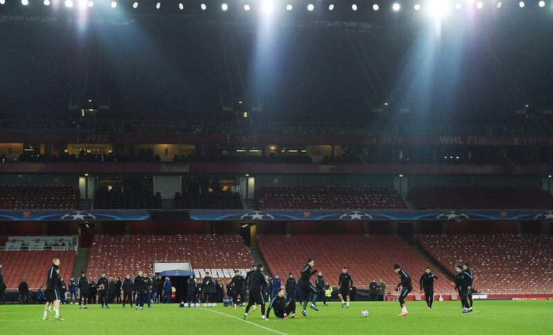 epa05175767 Barcelona players during a training session at the Emirates Stadium in London, Britain, 22 February 2016. Barcelona play Arsenal in a Champions League round of 16 soccer match at the Emirates Stadium in London, 23 February.  EPA/ANDY RAIN