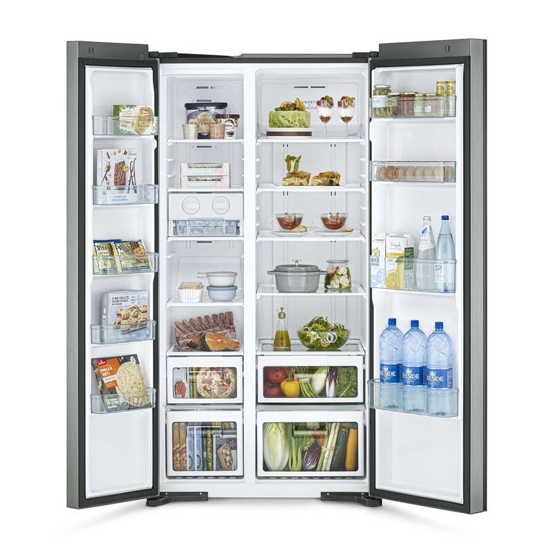 Hitachi 700-litre top mount refrigerator from Jumbo Electronics; Dh3,600 (down from Dh4,999).