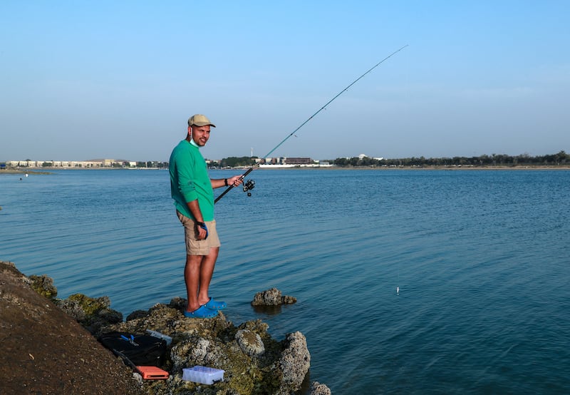 Casting rods are most commonly used to catch kingfish, barracuda, cobia and queenfish.