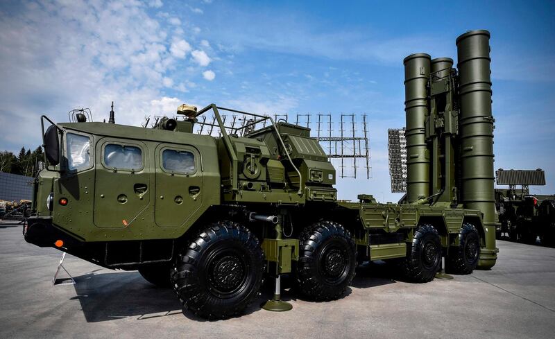 (FILES) In this file photo taken on August 22, 2017 Russian S-400 anti-aircraft missile launching system is displayed at the exposition field in Kubinka Patriot Park outside Moscow during the first day of the International Military-Technical Forum Army-2017. President Recep Tayyip Erdogan said on June 25, 2019 that NATO-member Turkey would take delivery of Russia's S-400 missile defence system in July -- a deal that has created tensions with the United States.  / AFP / Alexander NEMENOV
