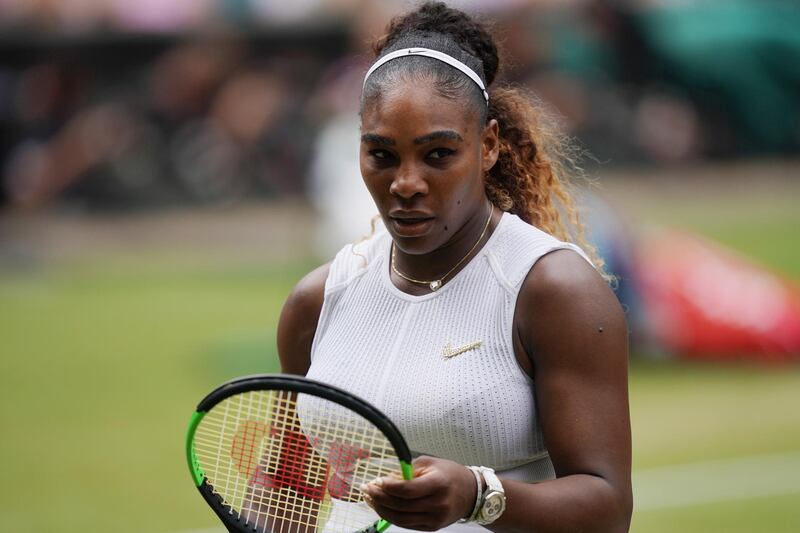 epa07714710 Serena Williams of the US plays Simona Halep of Romania in the women's final of the Wimbledon Championships at the All England Lawn Tennis Club, in London, Britain, 13 July 2019. EPA/WILL OLIVER EDITORIAL USE ONLY/NO COMMERCIAL SALES