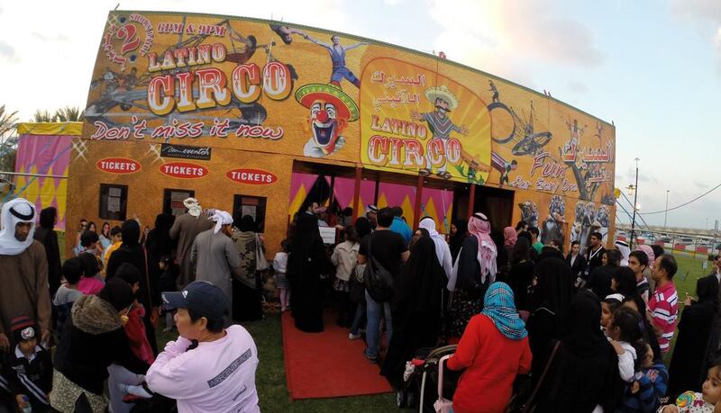 Queues form as spectators get into the circus tent in Khalifa Park. Courtesy Abu Dhabi Municipality