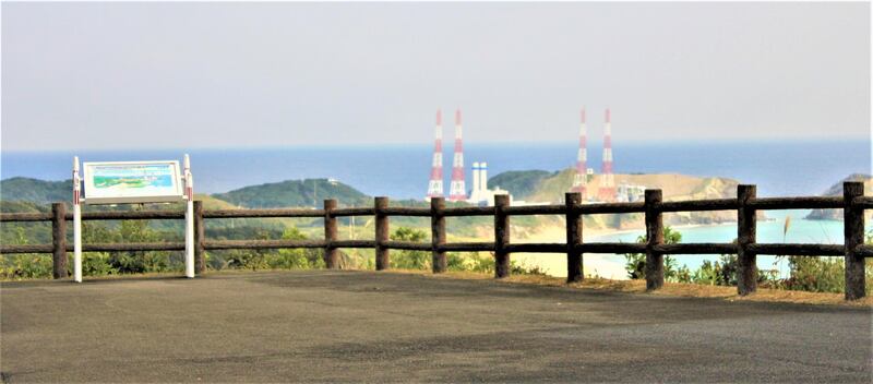 The most popular launch viewing site is the Rocket Hill. It is a five-minute drive from the main building of the Tangashima Space Centre and offers a clear view of the launch. It remains closed to the public. The National