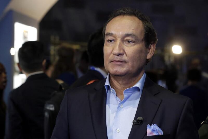 United Airlines chief Oscar Munoz is resisting calls for him to step down after the brutal removal of an elderly passenger from one of his aircraft caused global condemnation. Richard Drew / AP