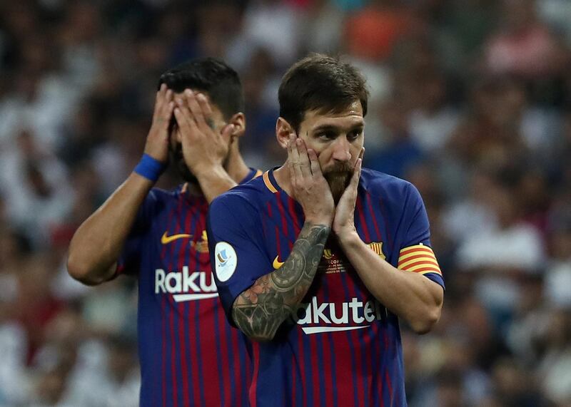 Soccer Football - Real Madrid vs Barcelona - Spanish Super Cup Second Leg - Madrid, Spain - August 16, 2017   Barcelona's Lionel Messi and Luis Suarez look dejected    REUTERS/Juan Medina     TPX IMAGES OF THE DAY