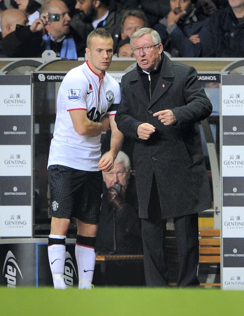 BIRMINGHAM, ENGLAND - NOVEMBER 10:  Manchester United Manager Sir Alex Ferguson gives instructions to Tom Cleverley of Manchester United during the Barclays Premier league match between Aston Villa and Manchester United at Villa Park on November 10, 2012 in Birmingham, England.  (Photo by Michael Regan/Getty Images)