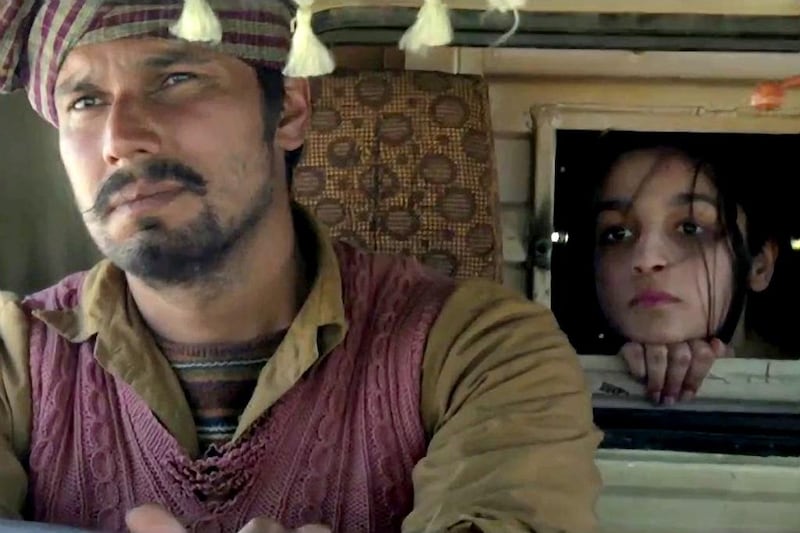 Randeep Hooda and Alia Bhatt play kidnapper and hostage in Imtiaz Ali's Highway. Courtesy Window Seat Films