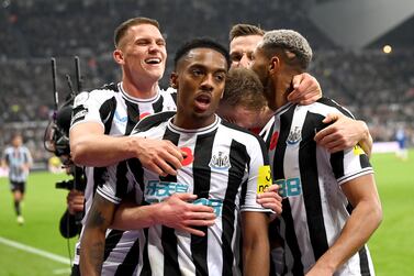 NEWCASTLE UPON TYNE, ENGLAND - NOVEMBER 12: Joe Willock of Newcastle United celebrates after scoring their team's first goal during the Premier League match between Newcastle United and Chelsea FC at St. James Park on November 12, 2022 in Newcastle upon Tyne, England. (Photo by Stu Forster / Getty Images)