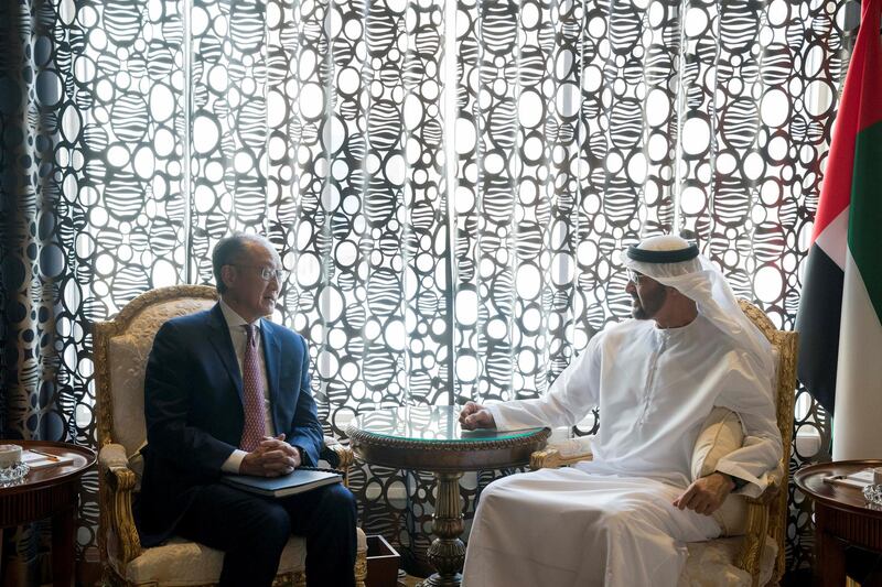 ABU DHABI, UNITED ARAB EMIRATES - April 08, 2016: HH Sheikh Mohamed bin Zayed Al Nahyan, Crown Prince of Abu Dhabi and Deputy Supreme Commander of the UAE Armed Forces (R) meets with Jim Yong Kim, President of World Bank Group (L), at Al Shati Palace.
( Mohamed Al Hammadi / Crown Prince Court - Abu Dhabi )