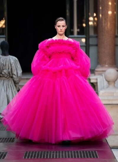 epa07374937 A model presents a creation by British designer Molly Goddard during the London Fashion Week 2019, in Central London, Britain, 16 February 2019. The LFW Fall/Winter 2019 runs from 15 to 19 February.  EPA/TOM NICHOLSON