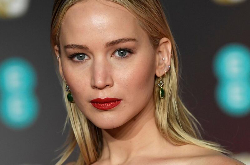 epa06540877 US actress Jennifer Lawrence arrives ahead of the 71st annual British Academy Film Awards at the Royal Albert Hall in London, Britain, 18 February 2018. The ceremony is hosted by the British Academy of Film and Television Arts (BAFTA).  EPA/NEIL HALL