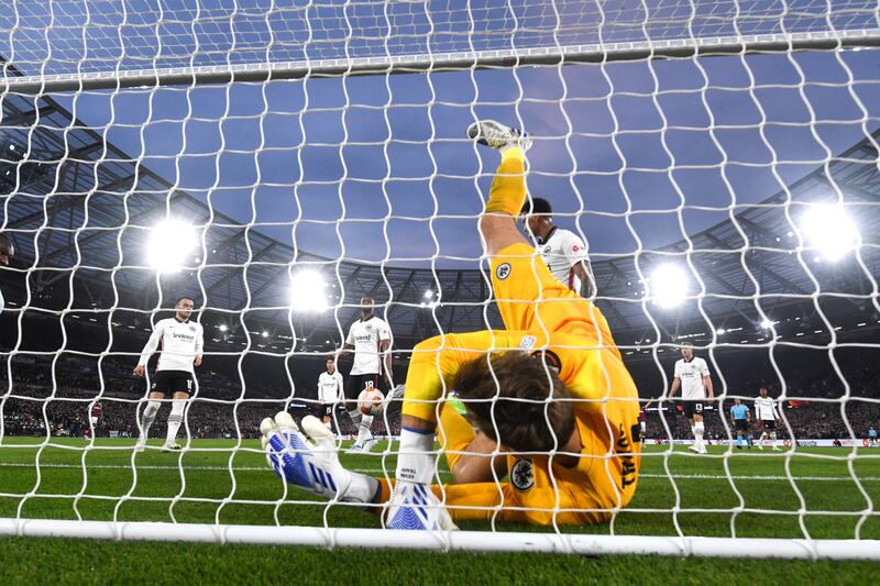 EINTRACHT FRANKFURT RATINGS: Kevin Trapp 7 – The German international made an excellent stop in the first half, managing to turn Bowen’s shot on to the post when the forward was clean through on goal. A near faultless display.


EPA