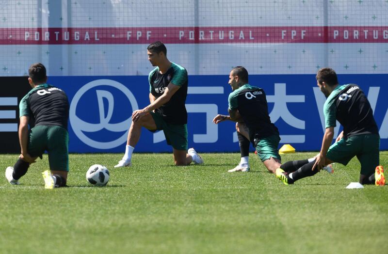 Portugal's Cristiano Ronaldo and Ricardo Quaresma during training in Kratovo, Moscow on June 17, 2018. Francisco Leong / AFP