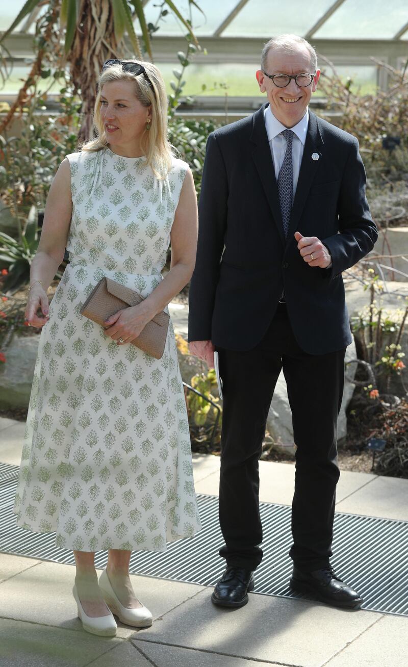 LONDON, ENGLAND - APRIL 20:  Sophie, Countess of Wessex and Philip May, husband of British Prime Minister Theresa May, take part in a visit to Kew Gardens with spouses of Commonwealth leaders during the Commonwealth Heads of Government Meeting (CHOGM) on April 20, 2018 in London, England. The UK is hosting the heads of state and government from the Commonwealth nations this week. (Photo by Jonathan Brady - WPA Pool/Getty Images)