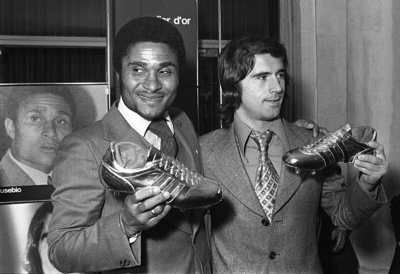 Eusebio with Gerd Muller in 1973, displaying his European Golden Boot award. AFP Photo