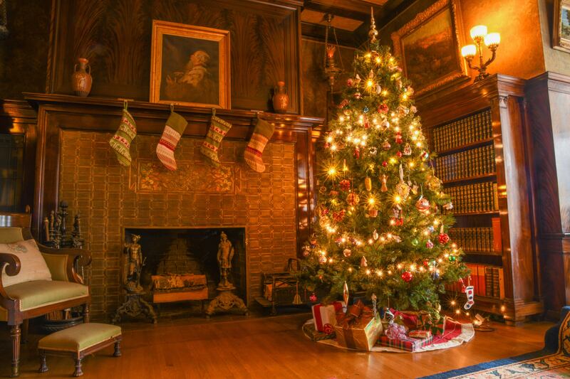 On a candlelight tour, guests will find themselves in the mansion engulfed by the glow of the Christmas tree lights at night. 