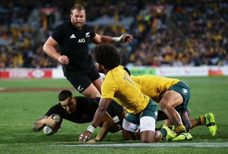 SYDNEY, AUSTRALIA - AUGUST 19:  Sonny Bill Williams of the All Blacks scores a try during The Rugby Championship Bledisloe Cup match between the Australian Wallabies and the New Zealand All Blacks at ANZ Stadium on August 19, 2017 in Sydney, Australia.  (Photo by Matt King/Getty Images)