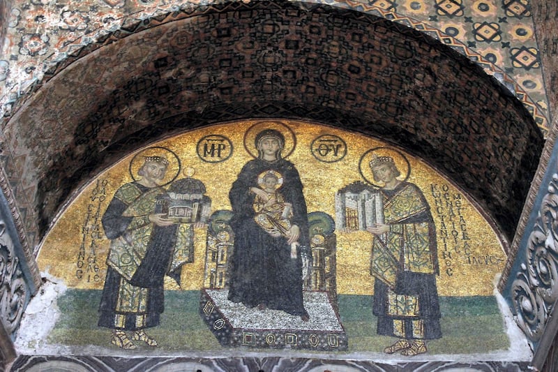 F3E176 Mosaics inside the famous Basilica hagia Sophia,