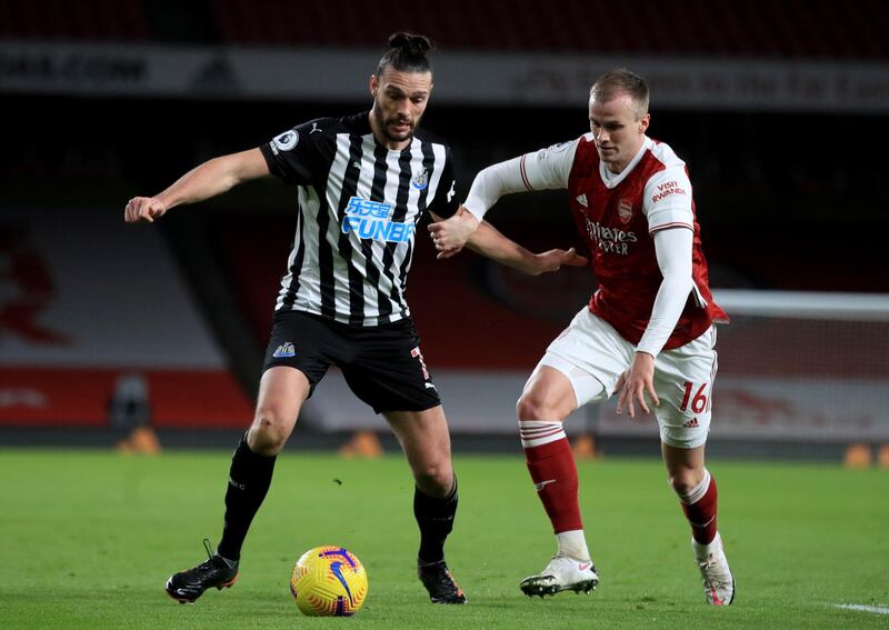 Rob Holding 7 – Will certainly have more difficult games, but he dealt with everything that came his way. Solid in the air and strong in the tackle. EPA