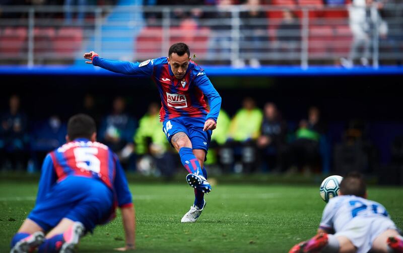 EIBAR, SPAIN - FEBRUARY 29: Fabian Orellana of SD Eibar scores his team's third goal during the Liga match between SD Eibar SAD and Levante UD at Ipurua Municipal Stadium on February 29, 2020 in Eibar, Spain. (Photo by Juan Manuel Serrano Arce/Getty Images)