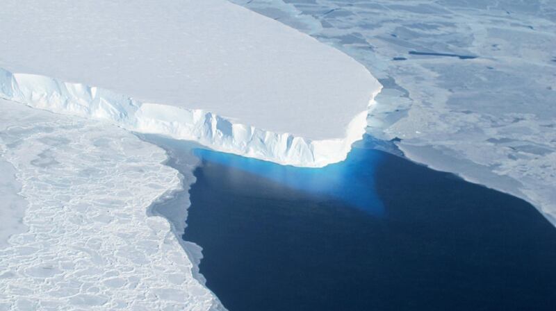 This undated photo courtesy of NASA shows Thwaites Glacier in Western Antarctica.   A major ice sheet in western Antarctica is melting, and its collapse is predicted to raise global sea level nearly two feet (61 centimeters), scientists said May 12, 2014. Theories of the ice sheet's impending doom have been circulating for some time, and a study in the journal Science said the process is now expected to take between 200 and 1,000 years. The thinning of the ice is likely related to global warming, said the study which was funded by NASA and the National Science Foundation. Airborne radar measurements of the West Antarctic ice sheet allowed scientists to map the underlying bedrock of Thwaites Glacier. AFP PHOTO/NASA/HANDOUT  = RESTRICTED TO EDITORIAL USE - MANDATORY CREDIT "AFP PHOTO / NASA / HANDOUT" - NO MARKETING NO ADVERTISING CAMPAIGNS - NO A LA CARTE SALES/DISTRIBUTED AS A SERVICE TO CLIENTS =    

 / AFP PHOTO / NASA / HANDOUT