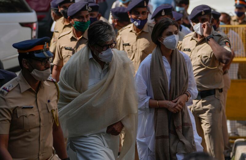Bollywood superstar Amitabh Bachchan along with his daughter Shweta Bachchan Nanda arrives to pay tribute to Lata Mangeshkar. AP