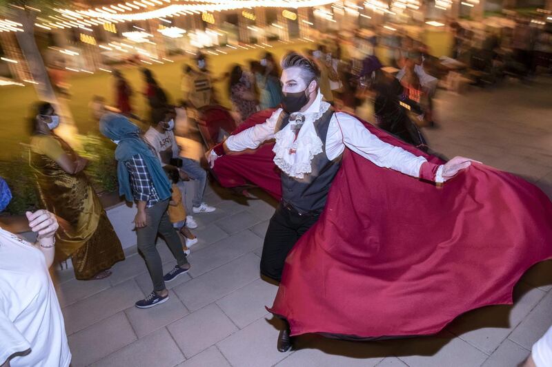DUBAI UNITED ARAB EMIRATES. 29 OCTOBER 2020. Halloween performers dance and scare the visitors to the Town Square Halloween event. (Photo: Antonie Robertson/The National) Journalist: Sophie Prideaux. Section: Lifestyle.
